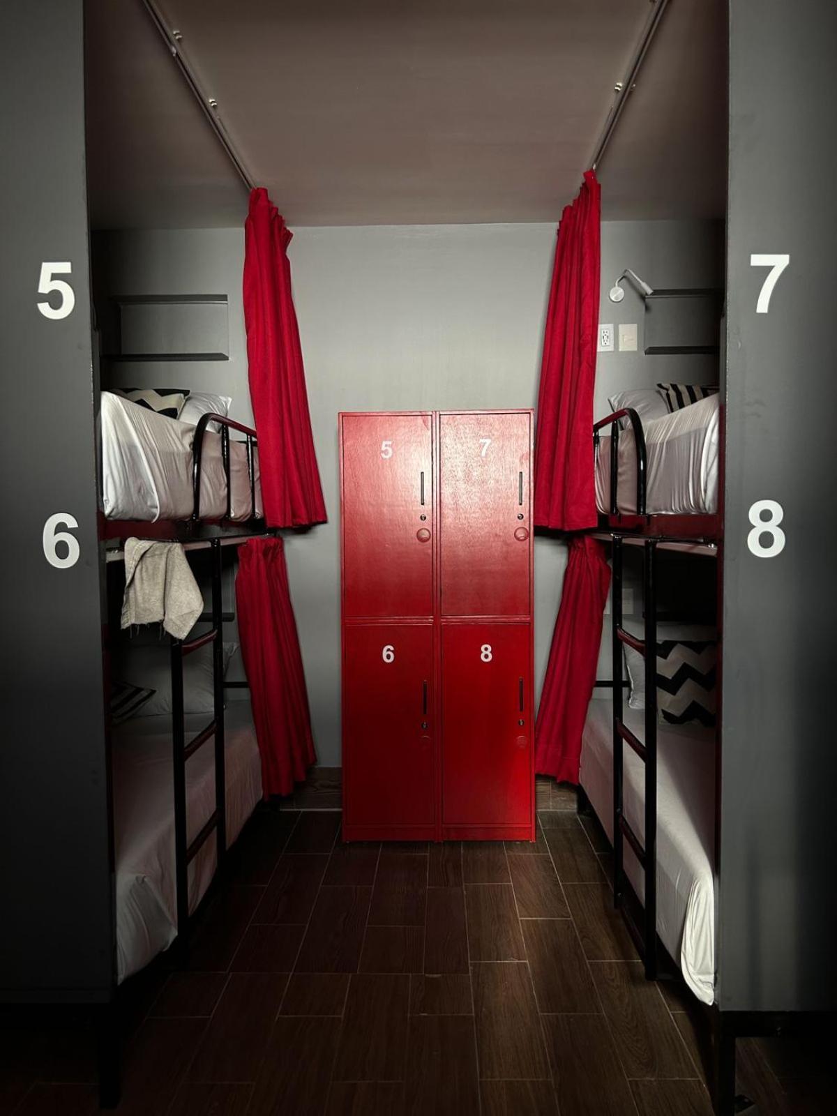 Spartacus Hostel Boutique For Men Puerto Vallarta Exterior foto